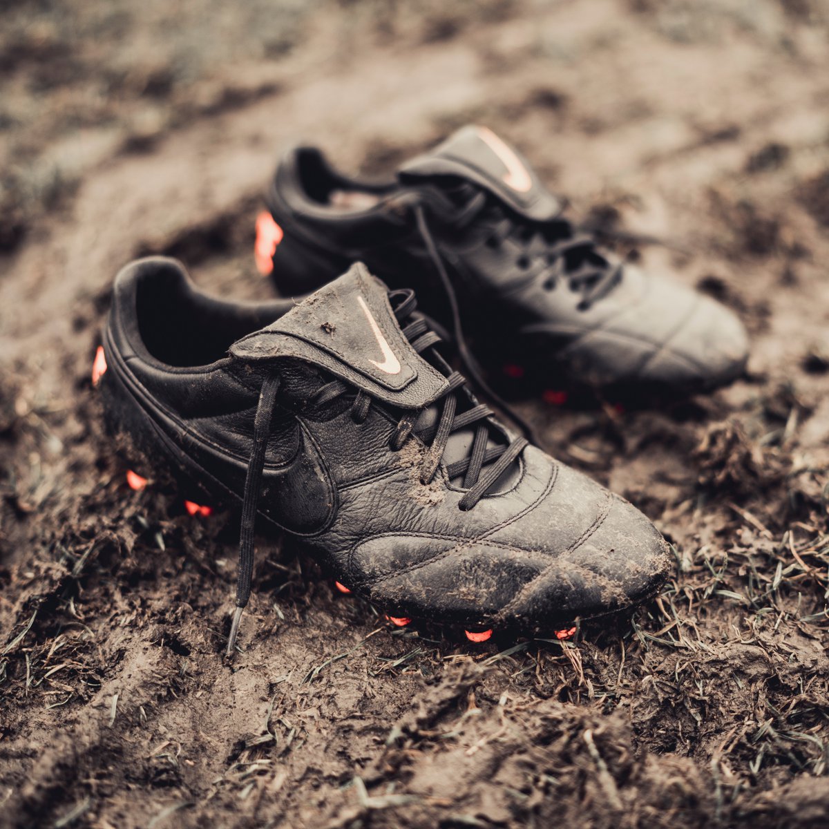 Nike premier hot sale 2.0 black orange